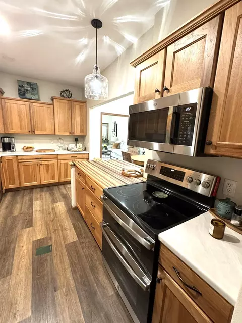 Kitchen - 224 25th St SE, Willmar, MN 56201 photo 6 of 8