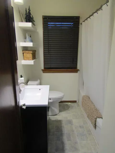 Bath - 141 Summit Ave, Montevideo, MN 56265 photo 1 of 3