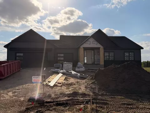 491 Elbert Dr, Hudson, WI 54016
