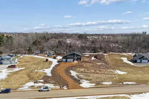 739 Magoo Rd, Hudson, WI 54016