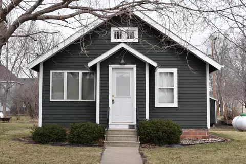 213 Brown St W, Comfrey, MN 56019