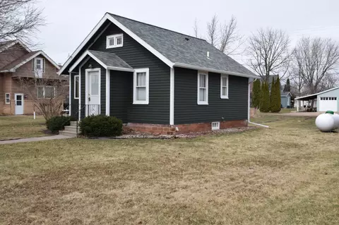 Exterior - 213 Brown St W, Comfrey, MN 56019 photo 3 of 4