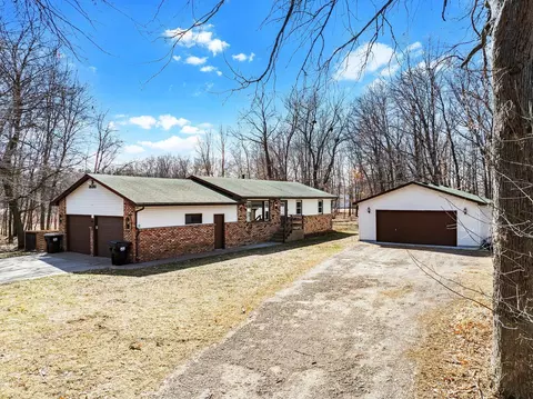 18316 Everglade Dr NE, Wyoming, MN 55092