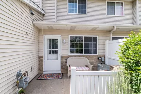 8870 92nd St S, Cottage Grove, MN 55016