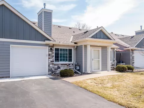 9832 Moonbeam Ln, Woodbury, MN 55125