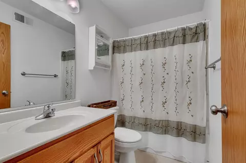 Bath - 24364 19th Ave, Saint Augusta, MN 56301 photo 2 of 3