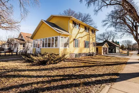 1348 6th St S, Fargo, ND 58103