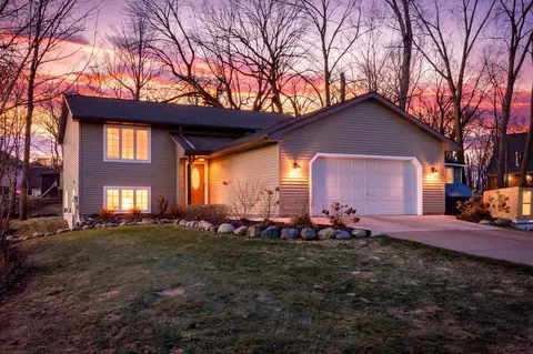 7723 N Shore Cir N, Forest Lake, MN 55025