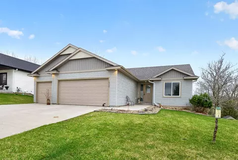 1960 Pioneer Ln, Zumbrota, MN 55992