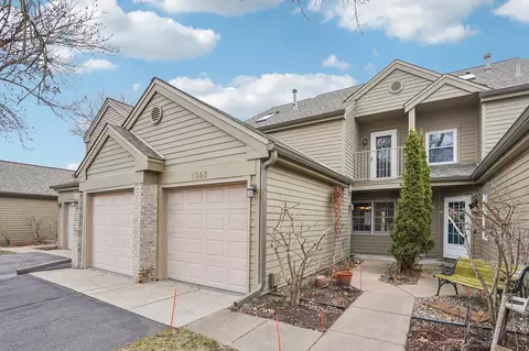 1646 Rose Hill Cir, Saint Paul, MN 55108