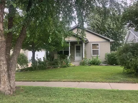 513 Bunker Dr, Northfield, MN 55057