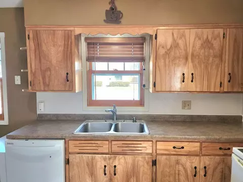 Kitchen - 704 Irene Ave, Willmar, MN 56201 photo 1 of 7
