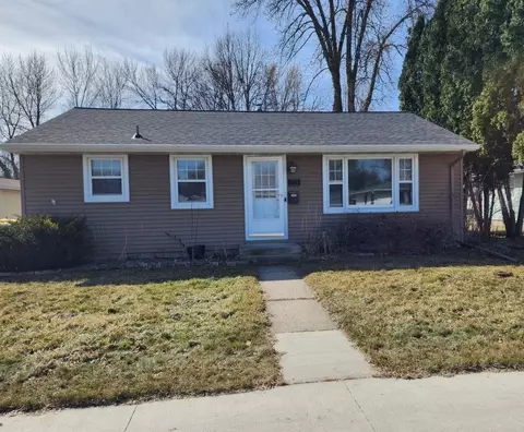 704 Irene Ave, Willmar, MN 56201