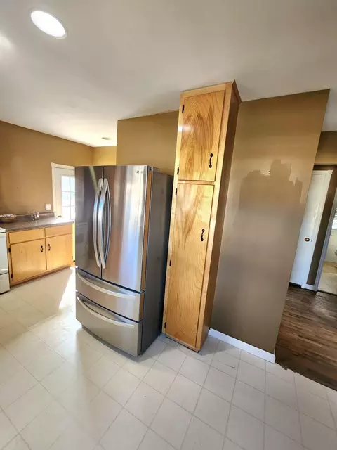 Kitchen - 704 Irene Ave, Willmar, MN 56201 photo 6 of 7