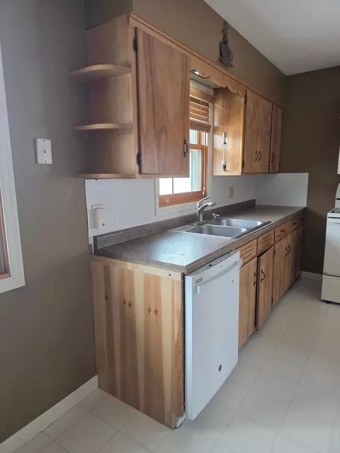 Kitchen - 704 Irene Ave, Willmar, MN 56201 photo 3 of 7