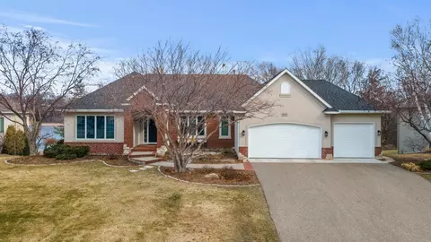 1890 Edgewater Pl, Victoria, MN 55386