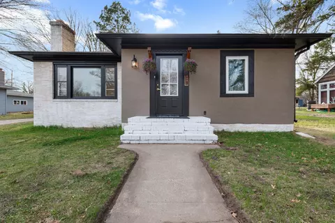 809 7th St NE, Staples, MN 56479