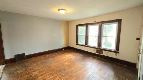 1444 Edgerton St, Saint Paul, MN 55130