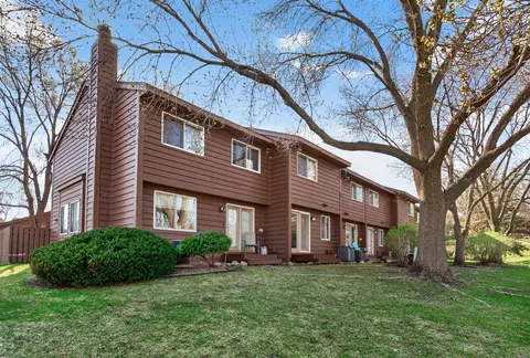 2457 Crestwood Dr, North Saint Paul, MN 55109