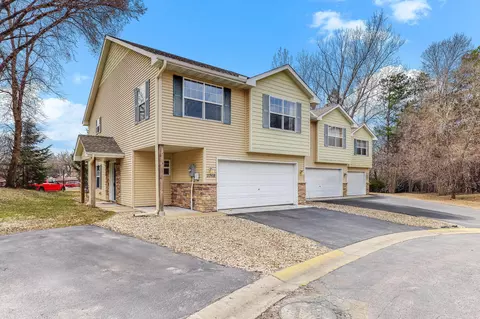 2068 Shryer Ct E, North Saint Paul, MN 55109
