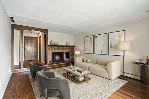 6115 Lincoln Dr #152, Edina, MN 55436