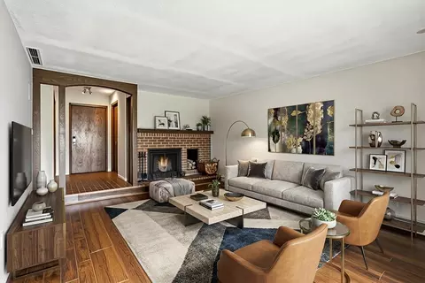 6115 Lincoln Dr #152, Edina, MN 55436