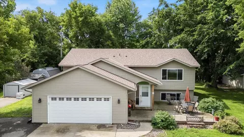 428 Riverview Dr, Monticello, MN 55362