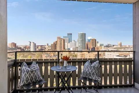 400 Groveland Ave #1212, Minneapolis, MN 55403