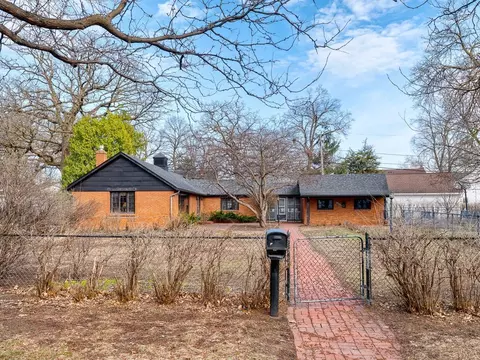 4230 Ewing Ave N, Robbinsdale, MN 55422