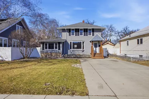 1311 5th St S, Fargo, ND 58103