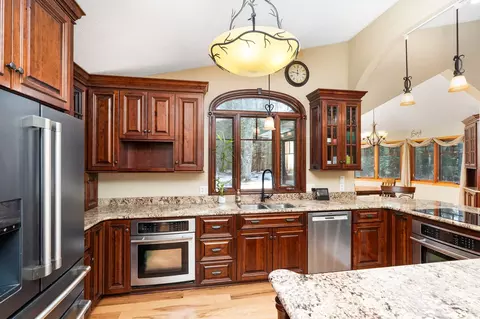 Kitchen - 4512 Boulder Dam Rd, Duluth, MN 55803 photo 3 of 4