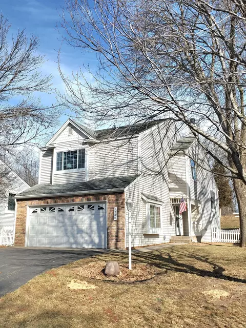 5730 Donegal Dr, Shoreview, MN 55126