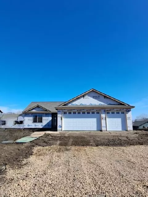 805 11th St SE, Waseca, MN 56093