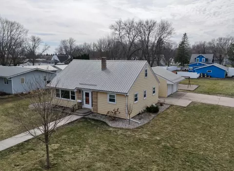 900 10th St S, Saint James, MN 56081