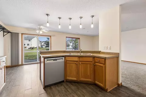 Kitchen - 1715 Talon Trl, Eagan, MN 55122 photo 4 of 4