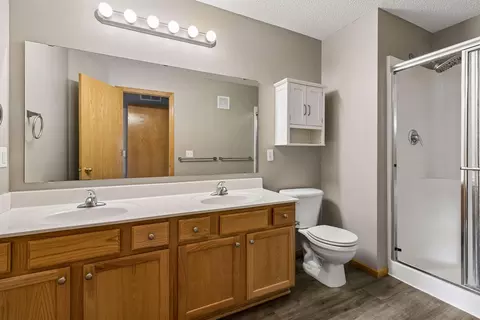 Bath - 1715 Talon Trl, Eagan, MN 55122 photo 3 of 3
