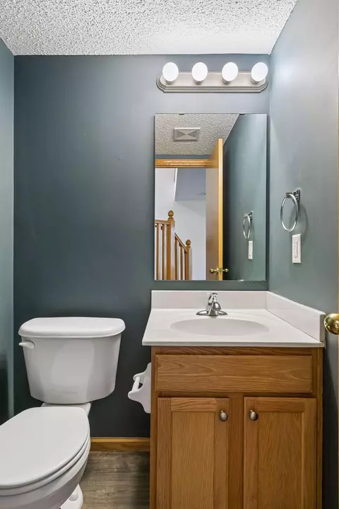 Bath - 1715 Talon Trl, Eagan, MN 55122 photo 1 of 3