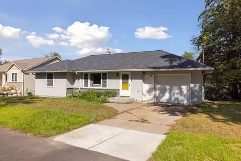 675 Koehler Rd, Vadnais Heights, MN 55127