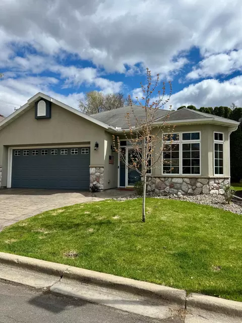 37 Portage Trl, Sauk Rapids, MN 56379