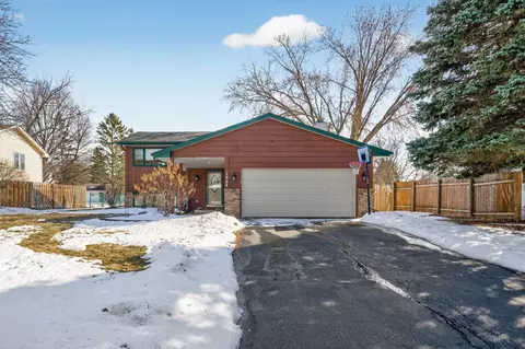 1564 Knoll Dr, Shoreview, MN 55126