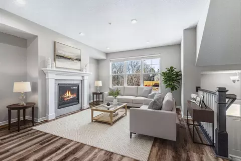 2189 Gateway Hill Rd, North Saint Paul, MN 55109
