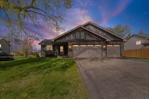 12484 Independence Ave, Savage, MN 55378