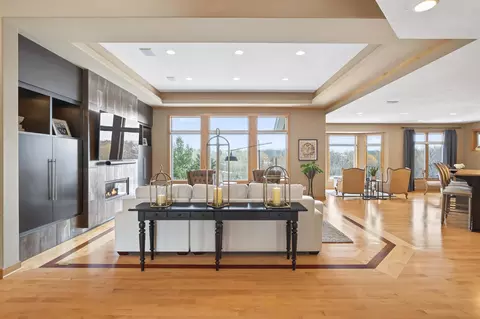 21115 Ridgewood Trl, Lakeville, MN 55044