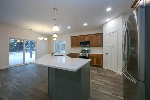 Kitchen - 4680 Cedar Scenic Rd, Baxter, MN 56425 photo 11 of 13