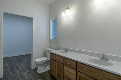 Bath - 4680 Cedar Scenic Rd, Baxter, MN 56425 photo 1 of 4