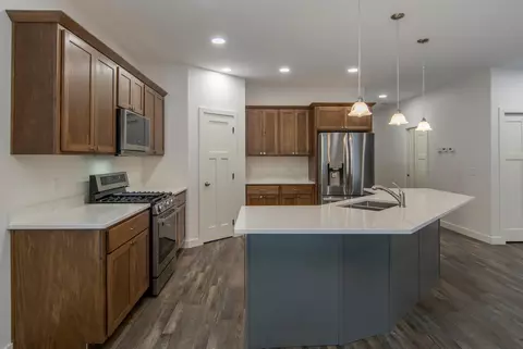 Kitchen - 4680 Cedar Scenic Rd, Baxter, MN 56425 photo 2 of 13