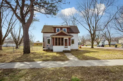 326 Jefferson St, Saint Peter, MN 56082