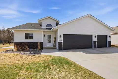 208 Iris Ln NE, Saint Joseph, MN 56374
