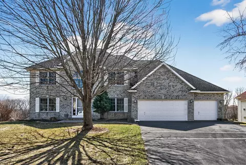 17792 Hickory Trl, Lakeville, MN 55044