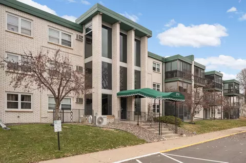 2710 Dale St N #B-116, Roseville, MN 55113